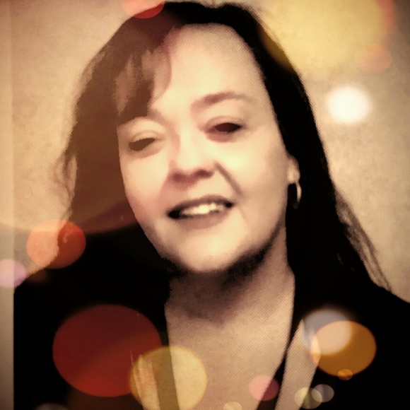 Meet your Posher, Christy - Picture 1 of 1